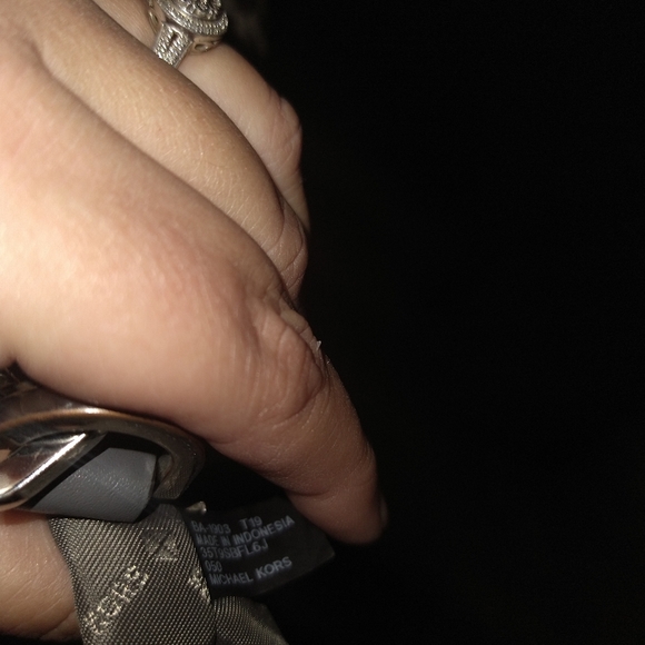 Michael kors purse - Picture 4 of 5